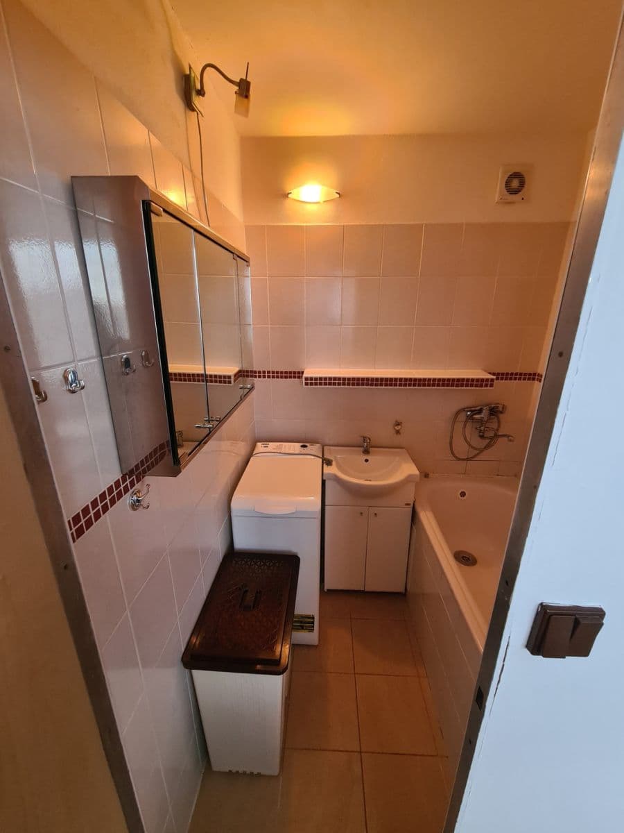 Pronájem bytu 3+1 73 m², Sídliště, Uherský Ostroh, Zlínský kraj Pronájem bytu 3+1 73 m², Sídliště, Uherský Ostroh, Zlínský kraj