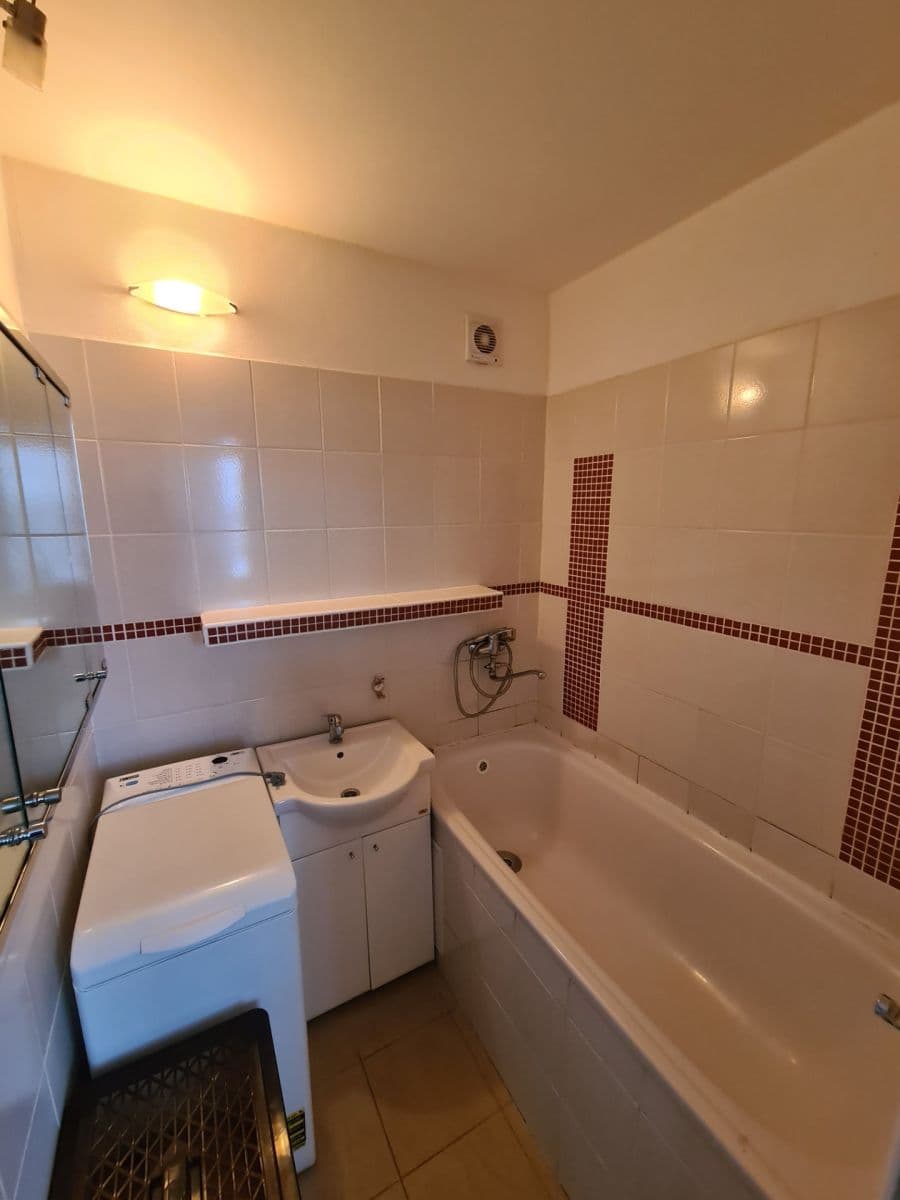 Pronájem bytu 3+1 73 m², Sídliště, Uherský Ostroh, Zlínský kraj Pronájem bytu 3+1 73 m², Sídliště, Uherský Ostroh, Zlínský kraj