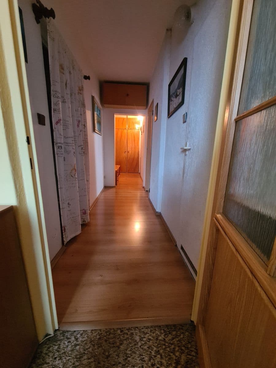 Pronájem bytu 3+1 73 m², Sídliště, Uherský Ostroh, Zlínský kraj Pronájem bytu 3+1 73 m², Sídliště, Uherský Ostroh, Zlínský kraj