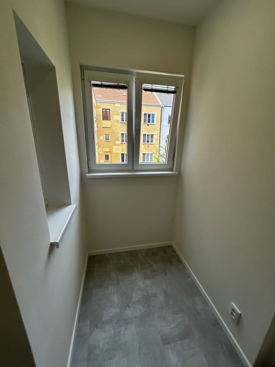 Pronájem bytu 2+kk 53 m², Osadní, Praha, Praha Pronájem bytu 2+kk 53 m², Osadní, Praha, Praha