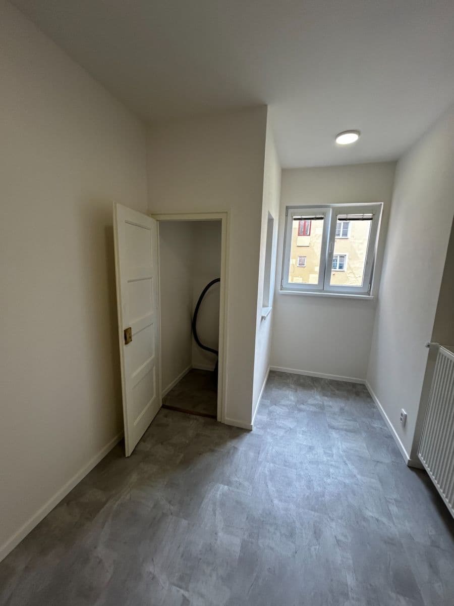 Pronájem bytu 2+kk 53 m², Osadní, Praha, Praha Pronájem bytu 2+kk 53 m², Osadní, Praha, Praha