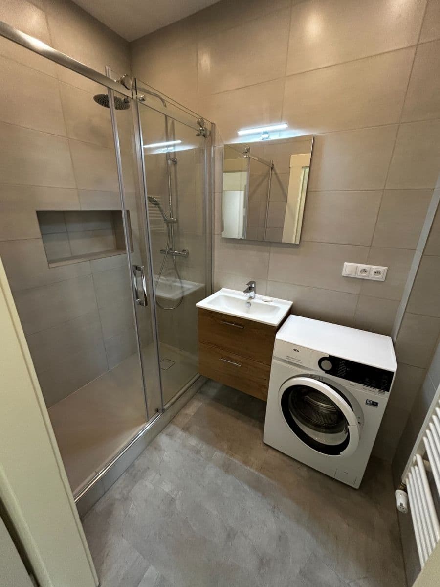 Pronájem bytu 2+kk 53 m², Osadní, Praha, Praha Pronájem bytu 2+kk 53 m², Osadní, Praha, Praha