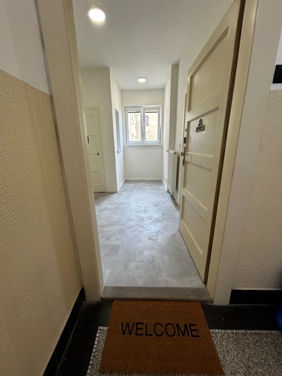 Pronájem bytu 2+kk 53 m², Osadní, Praha, Praha Pronájem bytu 2+kk 53 m², Osadní, Praha, Praha