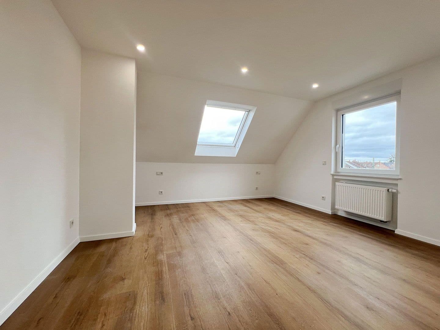Pronájem bytu 4+1 125 m², Pfarrer-Werr-Straße, 40, Troisdorf, Severní Porýní-Vestfálsko Pronájem bytu 4+1 125 m², Pfarrer-Werr-Straße, 40, Troisdorf, Severní Porýní-Vestfálsko
