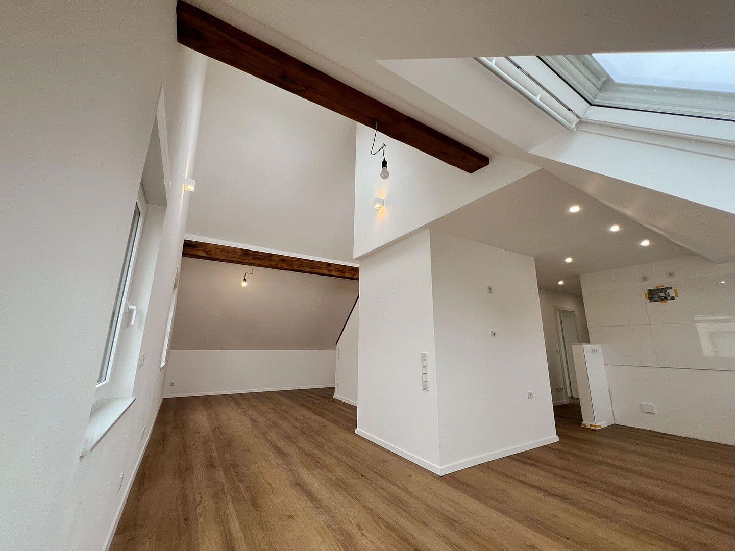 Pronájem bytu 4+1 125 m², Pfarrer-Werr-Straße, 40, Troisdorf, Severní Porýní-Vestfálsko Pronájem bytu 4+1 125 m², Pfarrer-Werr-Straße, 40, Troisdorf, Severní Porýní-Vestfálsko