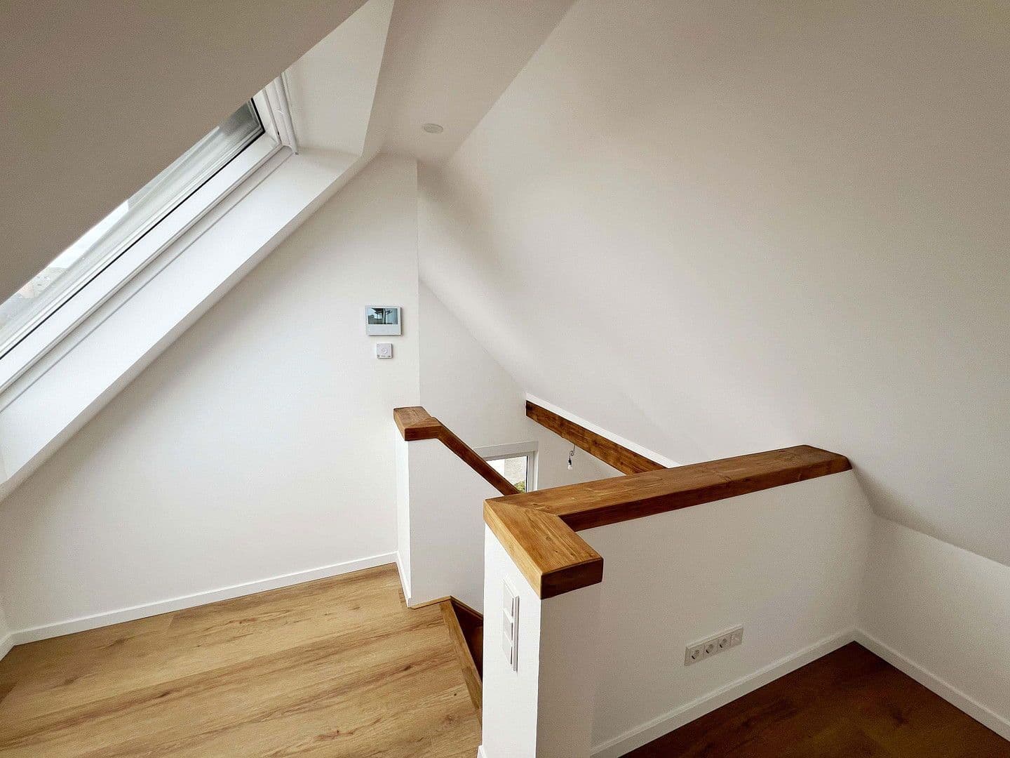 Pronájem bytu 4+1 125 m², Pfarrer-Werr-Straße, 40, Troisdorf, Severní Porýní-Vestfálsko Pronájem bytu 4+1 125 m², Pfarrer-Werr-Straße, 40, Troisdorf, Severní Porýní-Vestfálsko