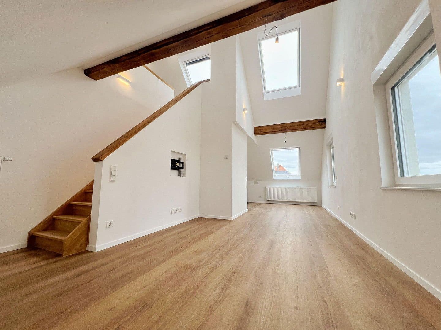 Pronájem bytu 4+1 125 m², Pfarrer-Werr-Straße, 40, Troisdorf, Severní Porýní-Vestfálsko Pronájem bytu 4+1 125 m², Pfarrer-Werr-Straße, 40, Troisdorf, Severní Porýní-Vestfálsko