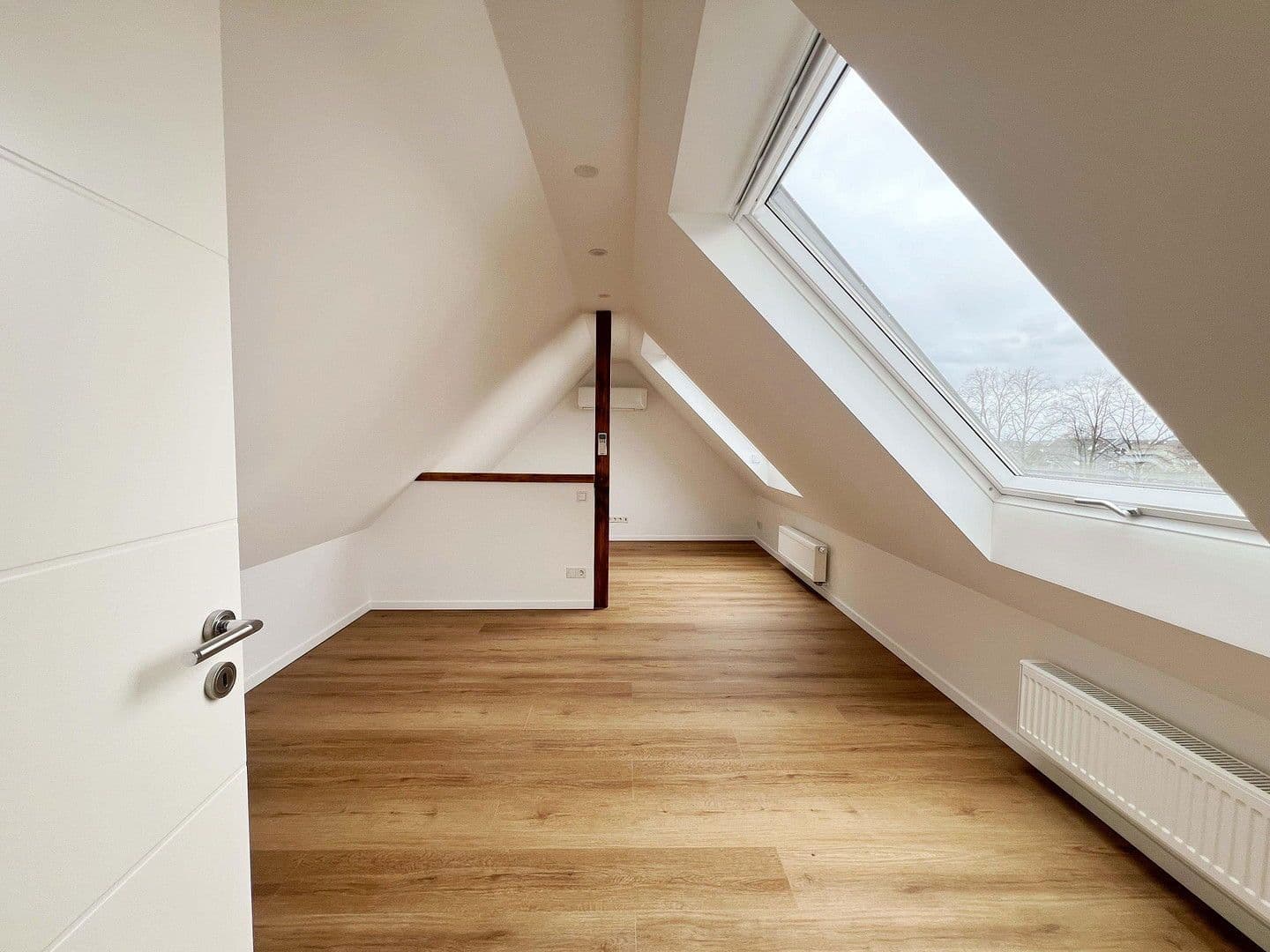 Pronájem bytu 4+1 125 m², Pfarrer-Werr-Straße, 40, Troisdorf, Severní Porýní-Vestfálsko Pronájem bytu 4+1 125 m², Pfarrer-Werr-Straße, 40, Troisdorf, Severní Porýní-Vestfálsko