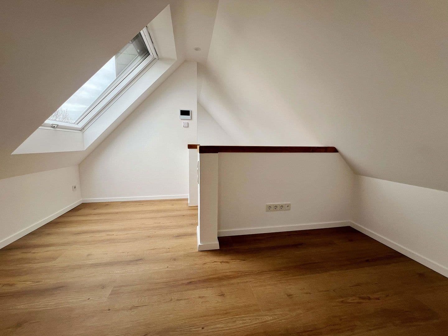 Pronájem bytu 4+1 125 m², Pfarrer-Werr-Straße, 40, Troisdorf, Severní Porýní-Vestfálsko Pronájem bytu 4+1 125 m², Pfarrer-Werr-Straße, 40, Troisdorf, Severní Porýní-Vestfálsko