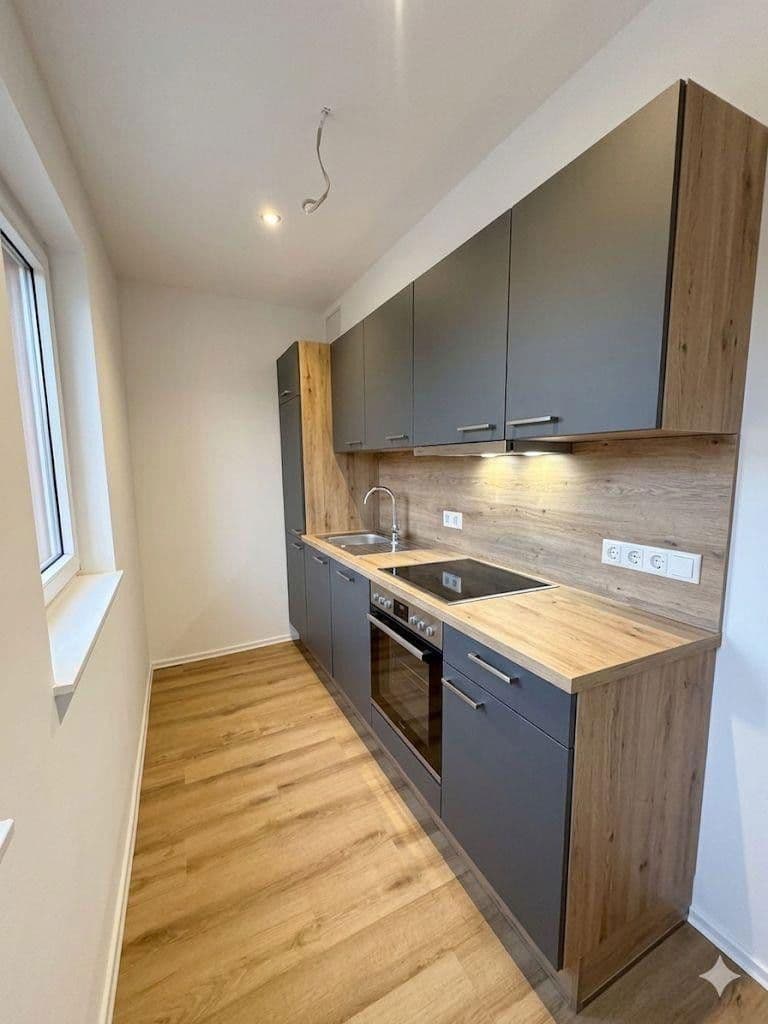 Pronájem bytu 1+kk 30 m², Kupferdreher Str.93, Essen, Severní Porýní-Vestfálsko Pronájem bytu 1+kk 30 m², Kupferdreher Str.93, Essen, Severní Porýní-Vestfálsko