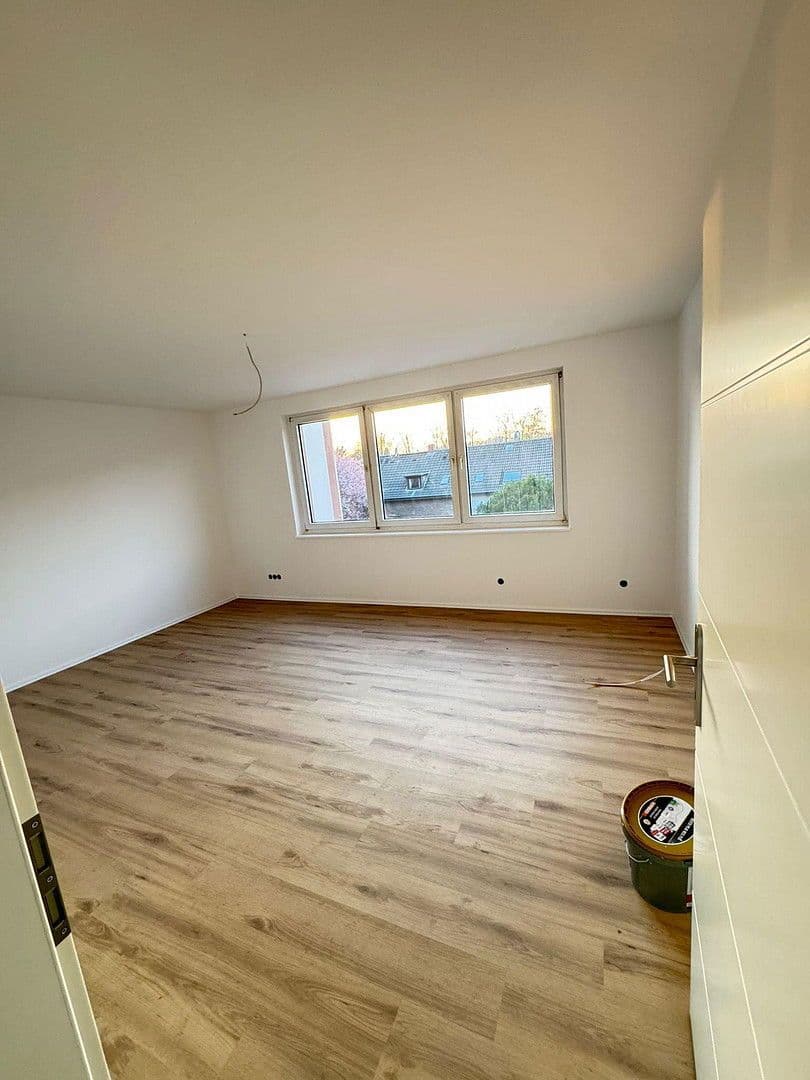 Pronájem bytu 1+kk 30 m², Kupferdreher Str.93, Essen, Severní Porýní-Vestfálsko Pronájem bytu 1+kk 30 m², Kupferdreher Str.93, Essen, Severní Porýní-Vestfálsko