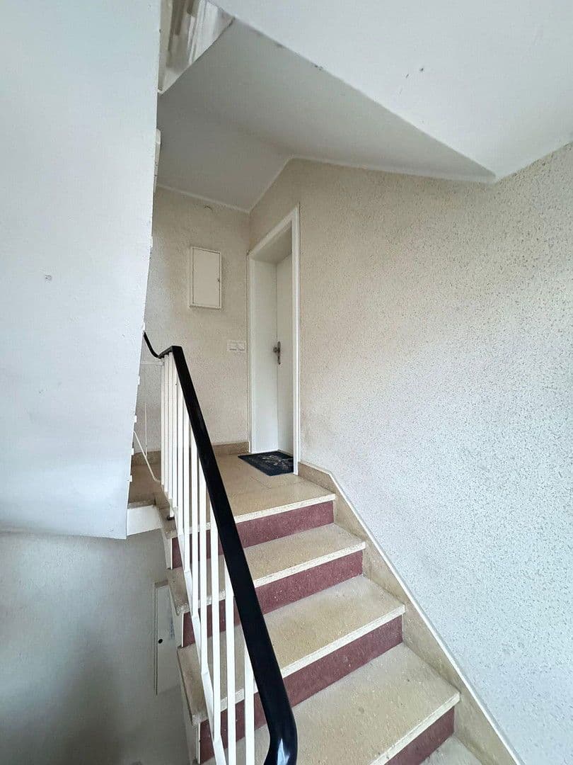 Pronájem bytu 1+kk 30 m², Kupferdreher Str.93, Essen, Severní Porýní-Vestfálsko Pronájem bytu 1+kk 30 m², Kupferdreher Str.93, Essen, Severní Porýní-Vestfálsko