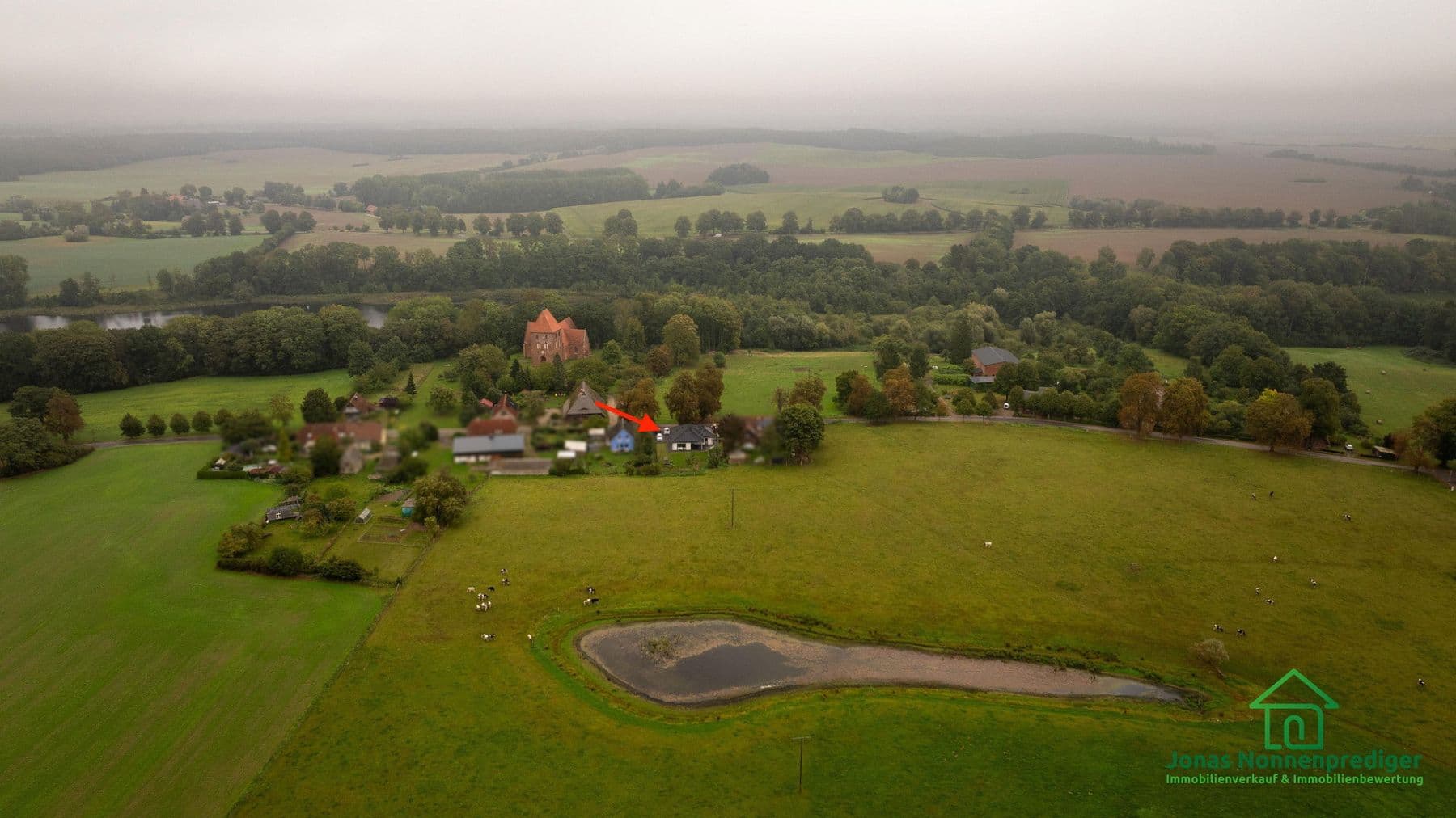 Prodej domu 146 m², pozemek 1.064 m², Seestraße 11, Mühlen Eichsen, Mecklenburg-Vorpommern Prodej domu 146 m², pozemek 1.064 m², Seestraße 11, Mühlen Eichsen, Mecklenburg-Vorpommern