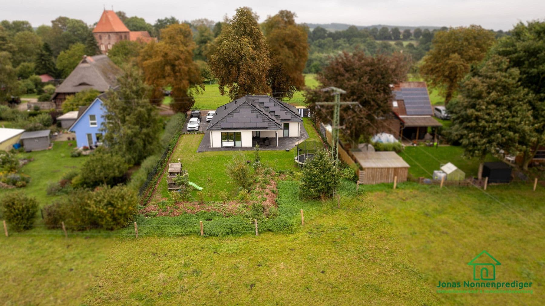 Prodej domu 146 m², pozemek 1.064 m², Seestraße 11, Mühlen Eichsen, Mecklenburg-Vorpommern Prodej domu 146 m², pozemek 1.064 m², Seestraße 11, Mühlen Eichsen, Mecklenburg-Vorpommern