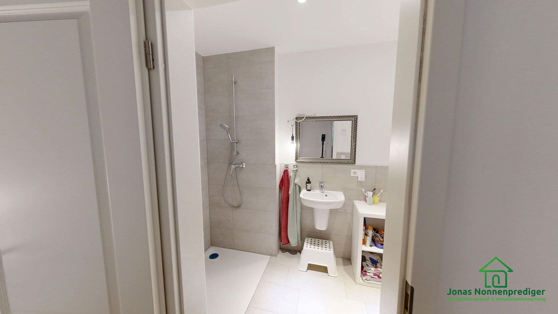 Prodej domu 146 m², pozemek 1.064 m², Seestraße 11, Mühlen Eichsen, Mecklenburg-Vorpommern Prodej domu 146 m², pozemek 1.064 m², Seestraße 11, Mühlen Eichsen, Mecklenburg-Vorpommern