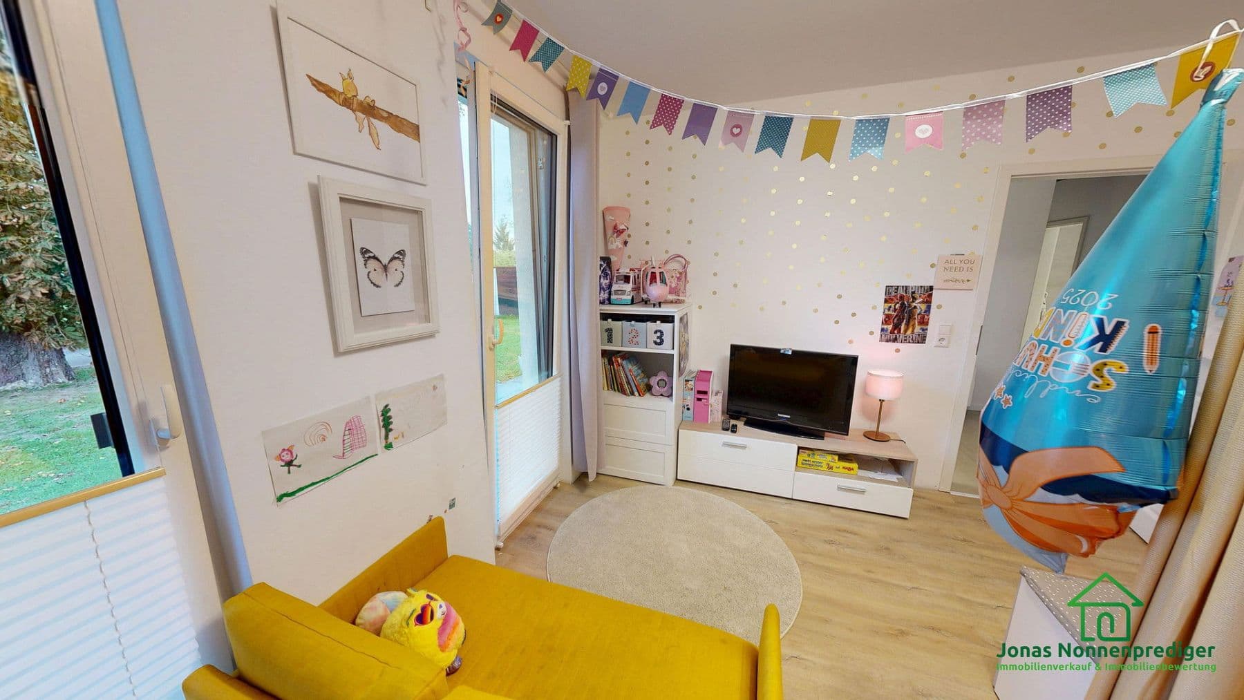 Prodej domu 146 m², pozemek 1.064 m², Seestraße 11, Mühlen Eichsen, Mecklenburg-Vorpommern Prodej domu 146 m², pozemek 1.064 m², Seestraße 11, Mühlen Eichsen, Mecklenburg-Vorpommern