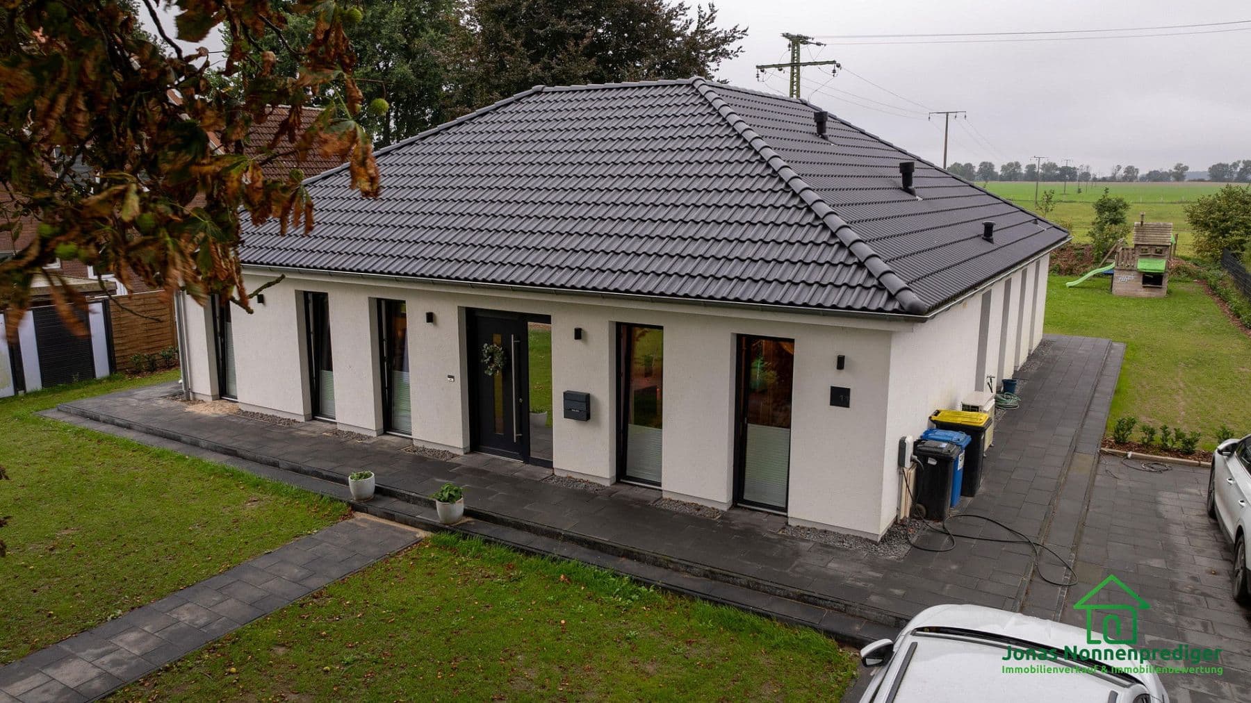 Prodej domu 146 m², pozemek 1.064 m², Seestraße 11, Mühlen Eichsen, Mecklenburg-Vorpommern Prodej domu 146 m², pozemek 1.064 m², Seestraße 11, Mühlen Eichsen, Mecklenburg-Vorpommern