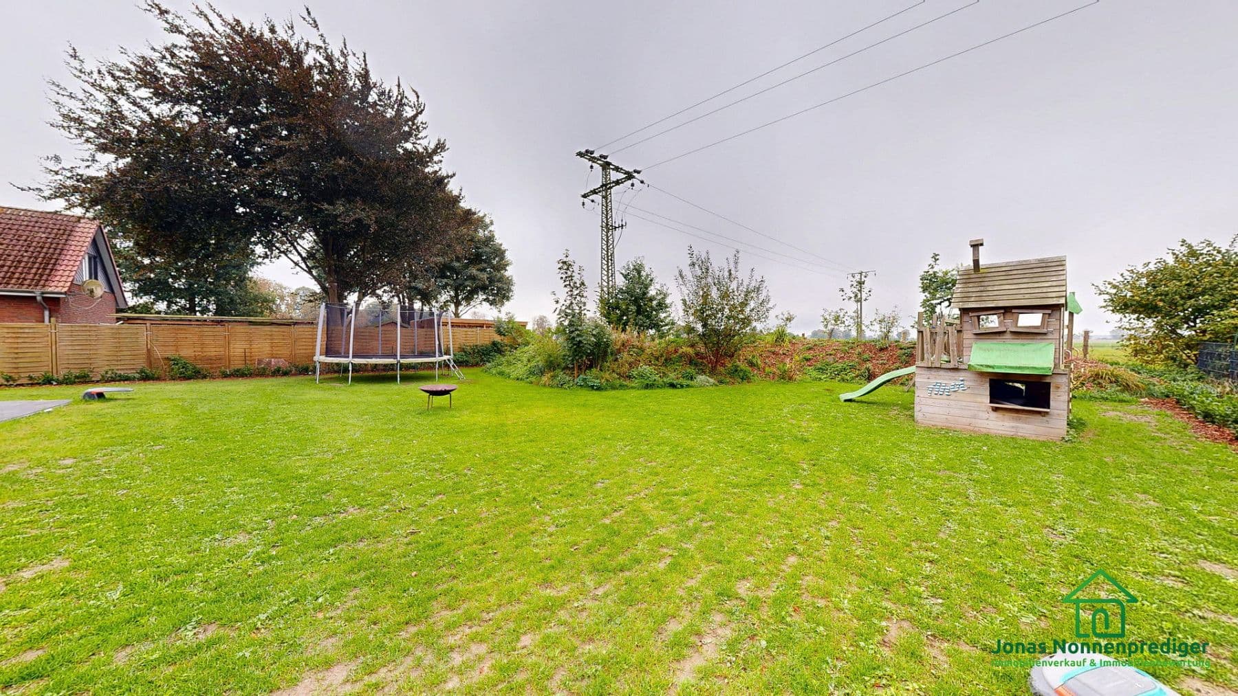 Prodej domu 146 m², pozemek 1.064 m², Seestraße 11, Mühlen Eichsen, Mecklenburg-Vorpommern Prodej domu 146 m², pozemek 1.064 m², Seestraße 11, Mühlen Eichsen, Mecklenburg-Vorpommern