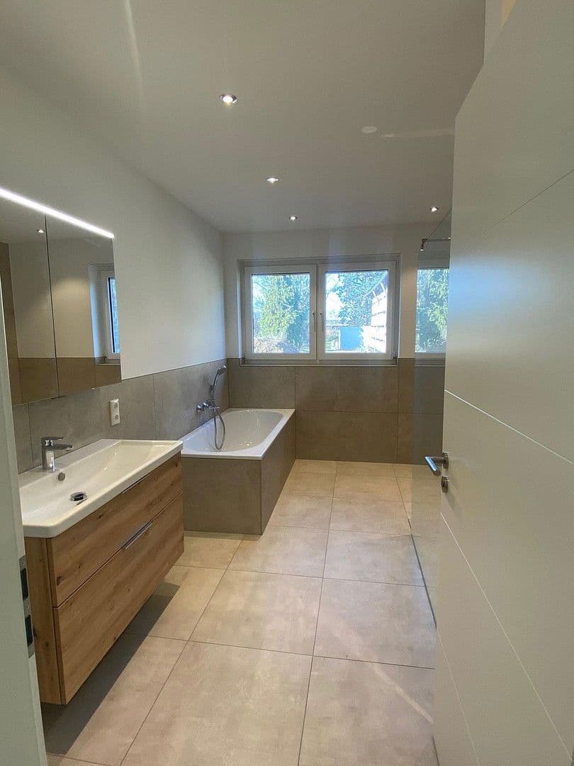 Pronájem bytu 2+1 127 m², Swisttal, Severní Porýní-Vestfálsko Pronájem bytu 2+1 127 m², Swisttal, Severní Porýní-Vestfálsko