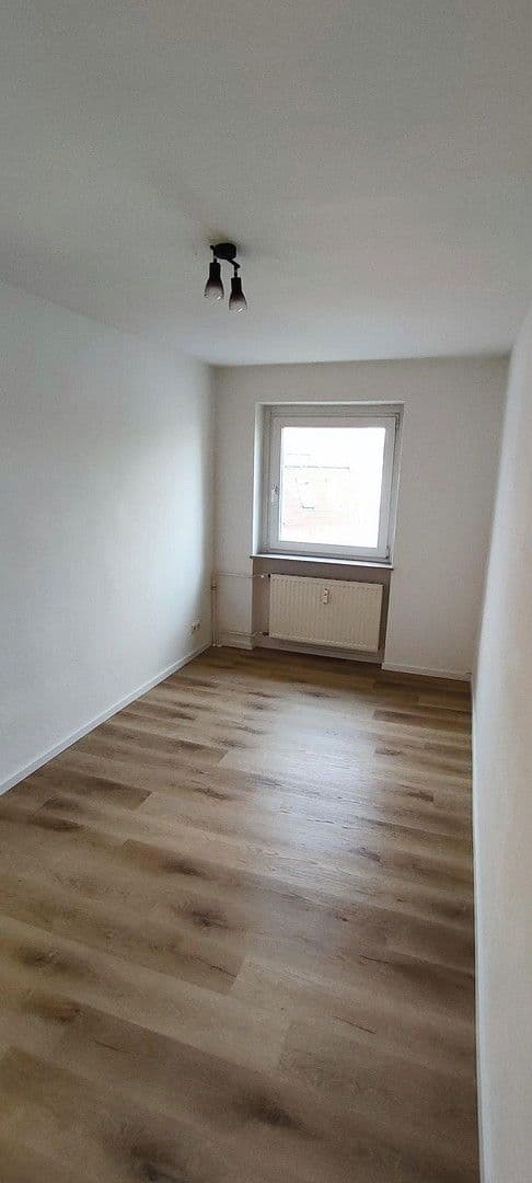 Pronájem bytu 3+1 64 m², Magdeburg, Sasko-Anhaltsko Pronájem bytu 3+1 64 m², Magdeburg, Sasko-Anhaltsko