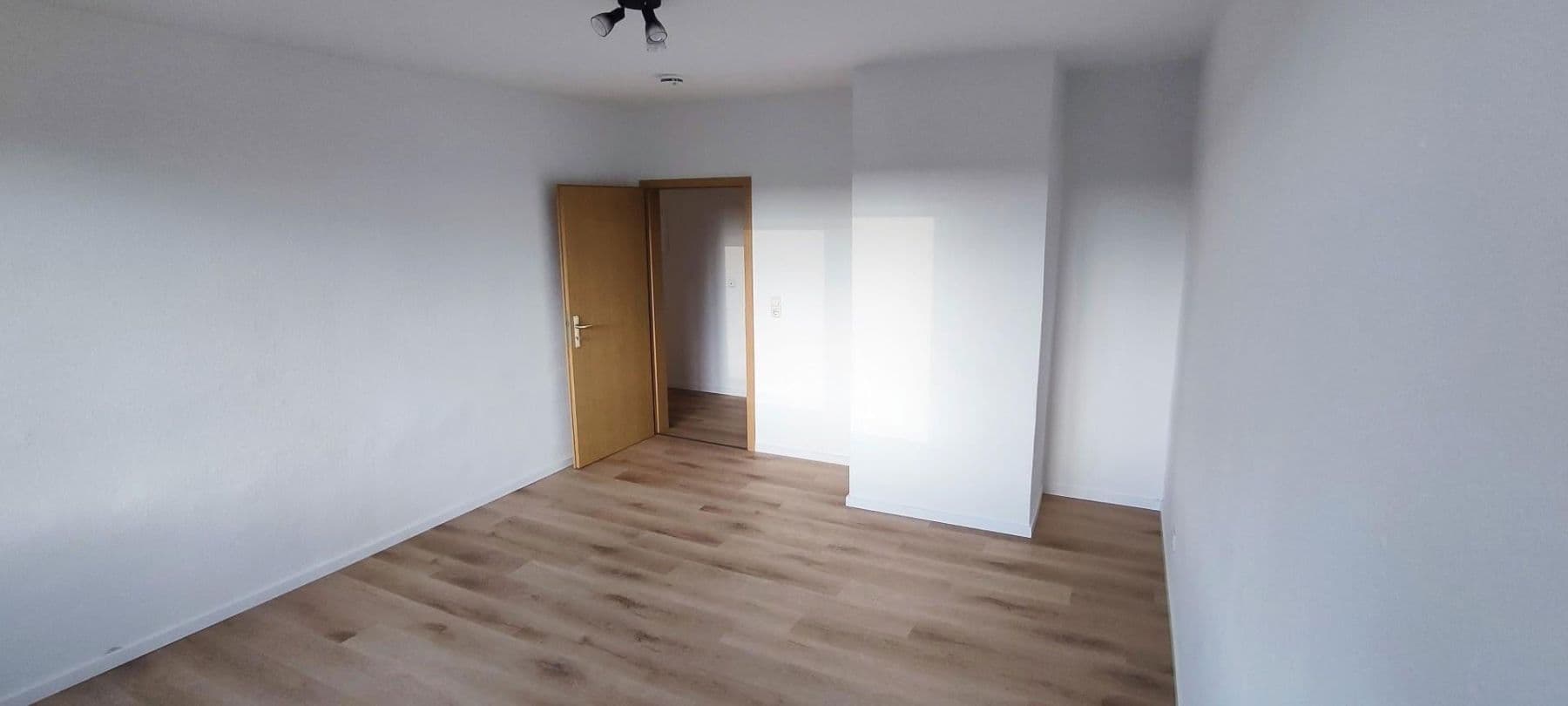 Pronájem bytu 3+1 64 m², Magdeburg, Sasko-Anhaltsko Pronájem bytu 3+1 64 m², Magdeburg, Sasko-Anhaltsko