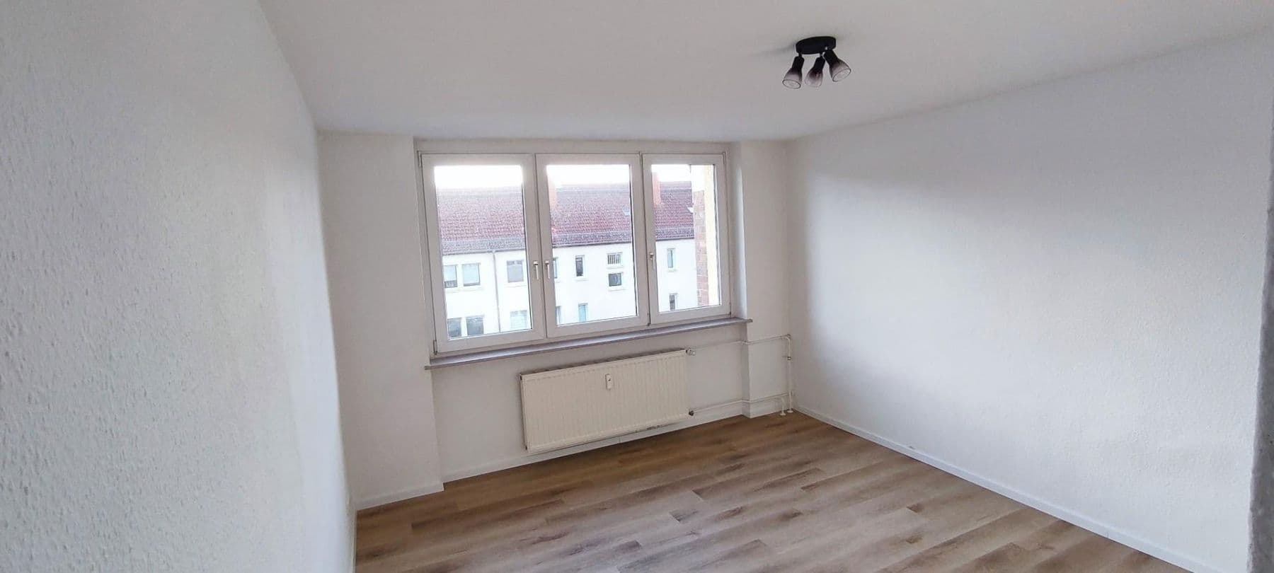 Pronájem bytu 3+1 64 m², Magdeburg, Sasko-Anhaltsko Pronájem bytu 3+1 64 m², Magdeburg, Sasko-Anhaltsko