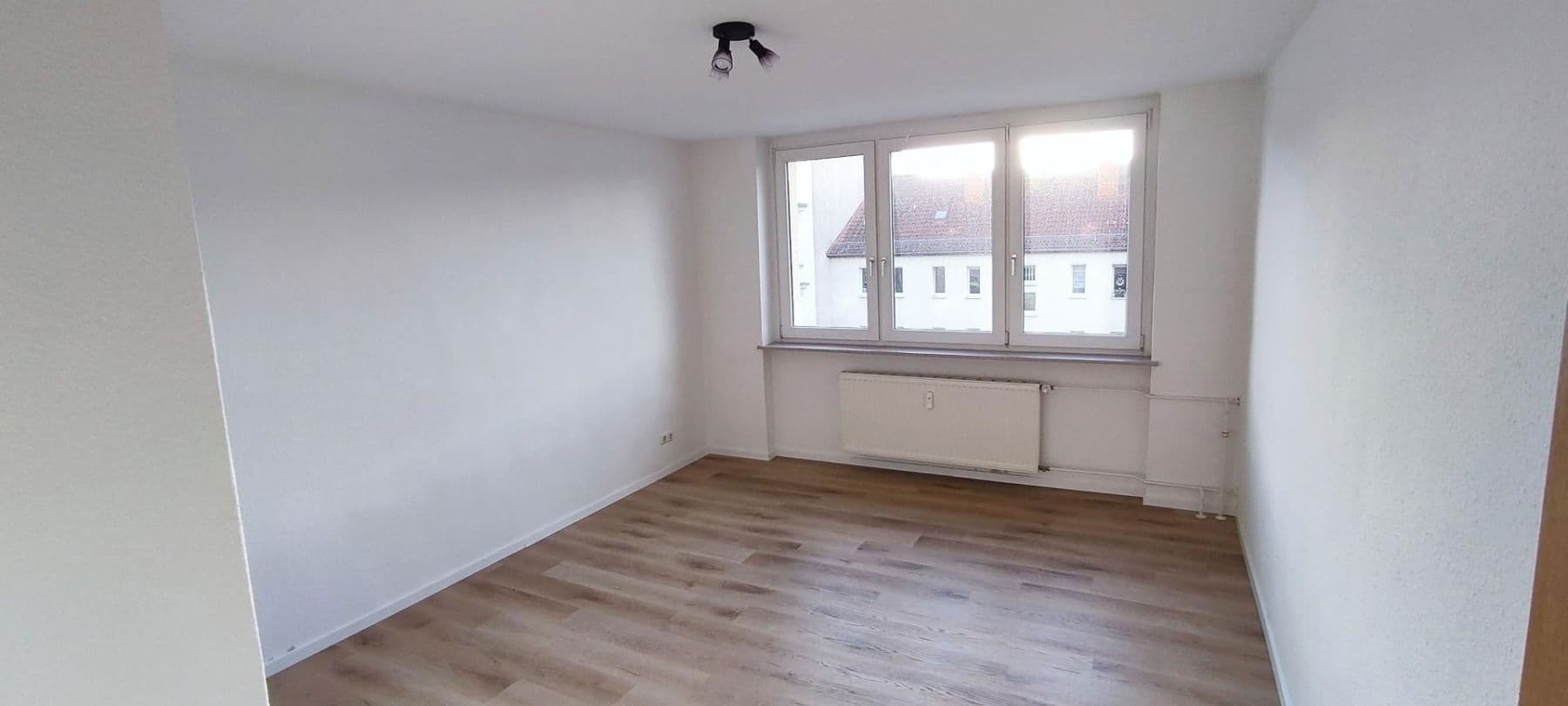 Pronájem bytu 3+1 64 m², Magdeburg, Sasko-Anhaltsko Pronájem bytu 3+1 64 m², Magdeburg, Sasko-Anhaltsko