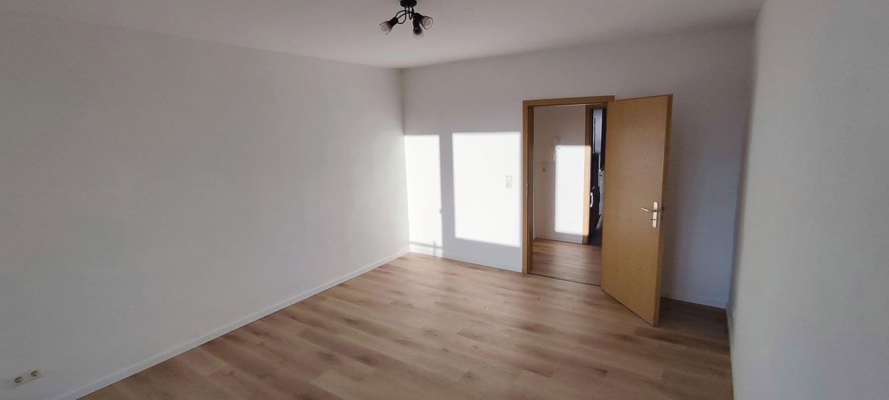 Pronájem bytu 3+1 64 m², Magdeburg, Sasko-Anhaltsko Pronájem bytu 3+1 64 m², Magdeburg, Sasko-Anhaltsko