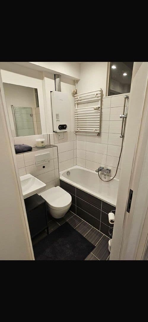 Prodej bytu 2+1 44 m², Berlin Friedenau, Berlín Prodej bytu 2+1 44 m², Berlin Friedenau, Berlín