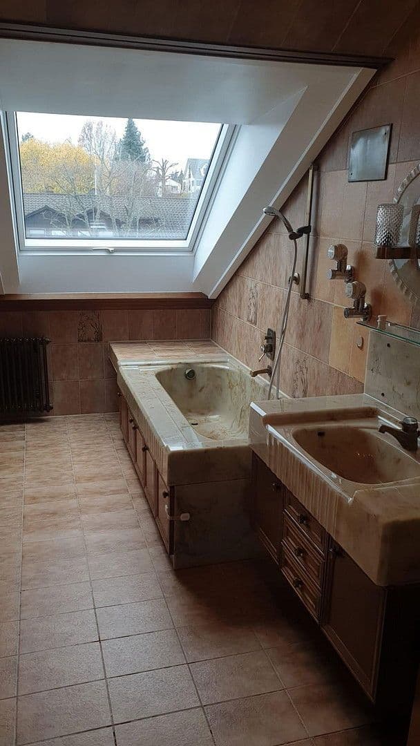 Prodej bytu 3+1 120 m², Pforzheim Rodgebiet, Bádensko-Württembersko Prodej bytu 3+1 120 m², Pforzheim Rodgebiet, Bádensko-Württembersko