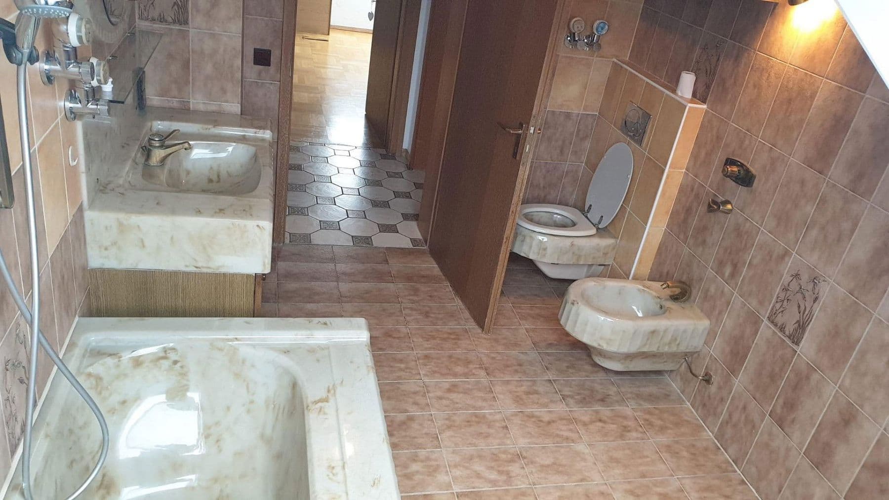 Prodej bytu 3+1 120 m², Pforzheim Rodgebiet, Bádensko-Württembersko Prodej bytu 3+1 120 m², Pforzheim Rodgebiet, Bádensko-Württembersko