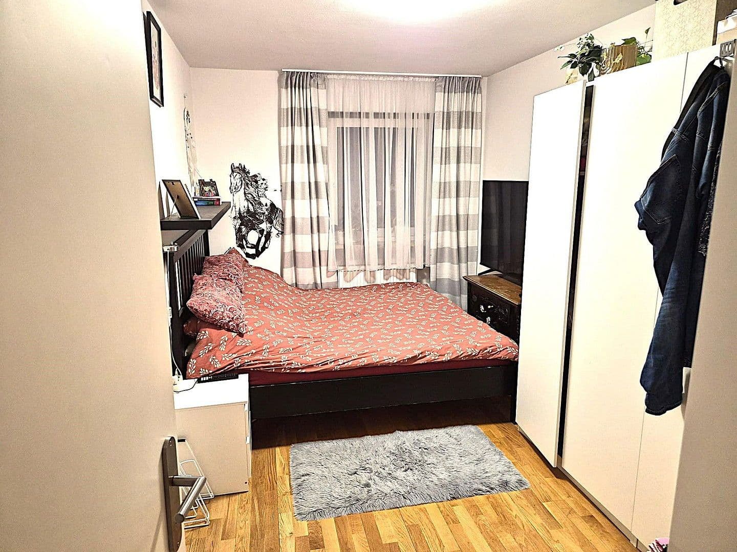 Pronájem bytu 5+1 80 m², Silberpappelstr. 10, München, Bavorsko Pronájem bytu 5+1 80 m², Silberpappelstr. 10, München, Bavorsko