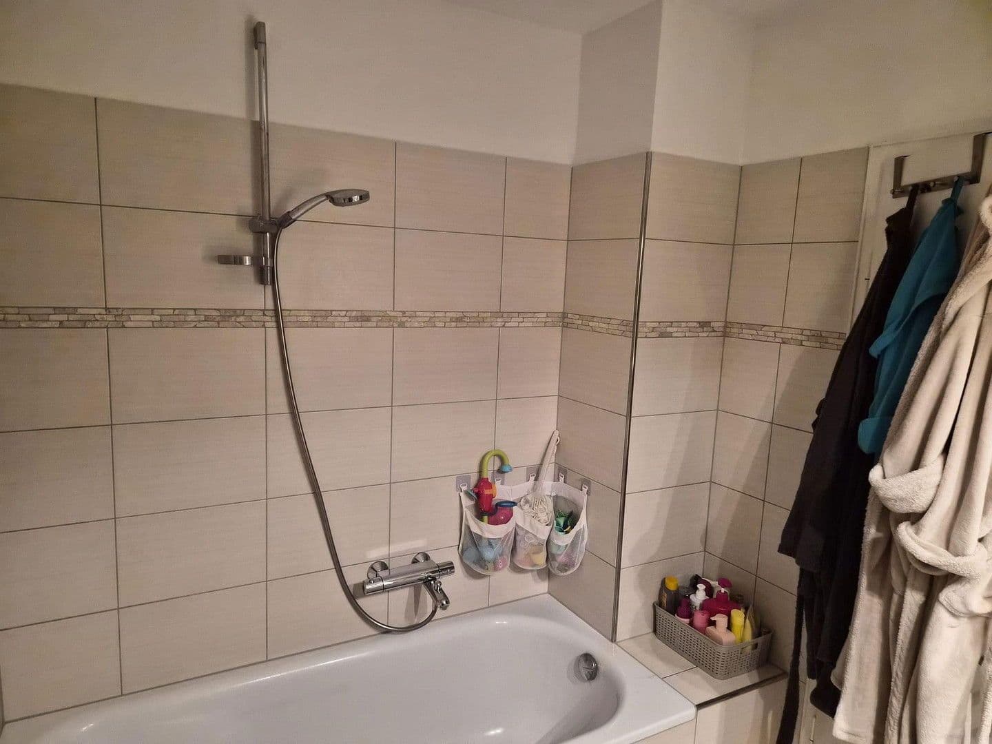 Pronájem bytu 5+1 80 m², Silberpappelstr. 10, München, Bavorsko Pronájem bytu 5+1 80 m², Silberpappelstr. 10, München, Bavorsko