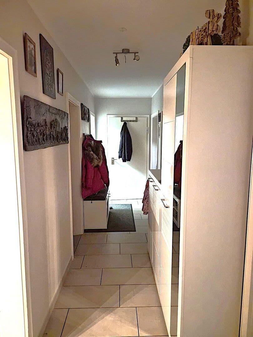 Pronájem bytu 5+1 80 m², Silberpappelstr. 10, München, Bavorsko Pronájem bytu 5+1 80 m², Silberpappelstr. 10, München, Bavorsko