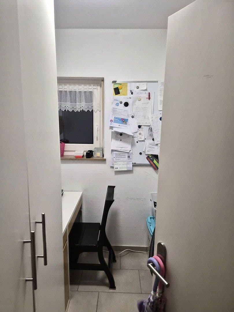 Pronájem bytu 5+1 80 m², Silberpappelstr. 10, München, Bavorsko Pronájem bytu 5+1 80 m², Silberpappelstr. 10, München, Bavorsko