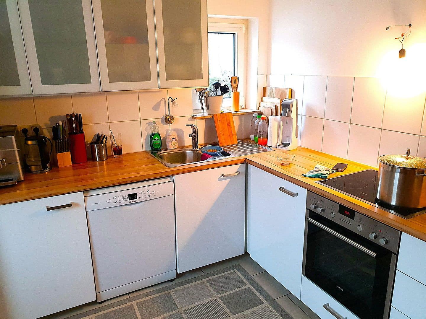 Pronájem bytu 5+1 80 m², Silberpappelstr. 10, München, Bavorsko Pronájem bytu 5+1 80 m², Silberpappelstr. 10, München, Bavorsko