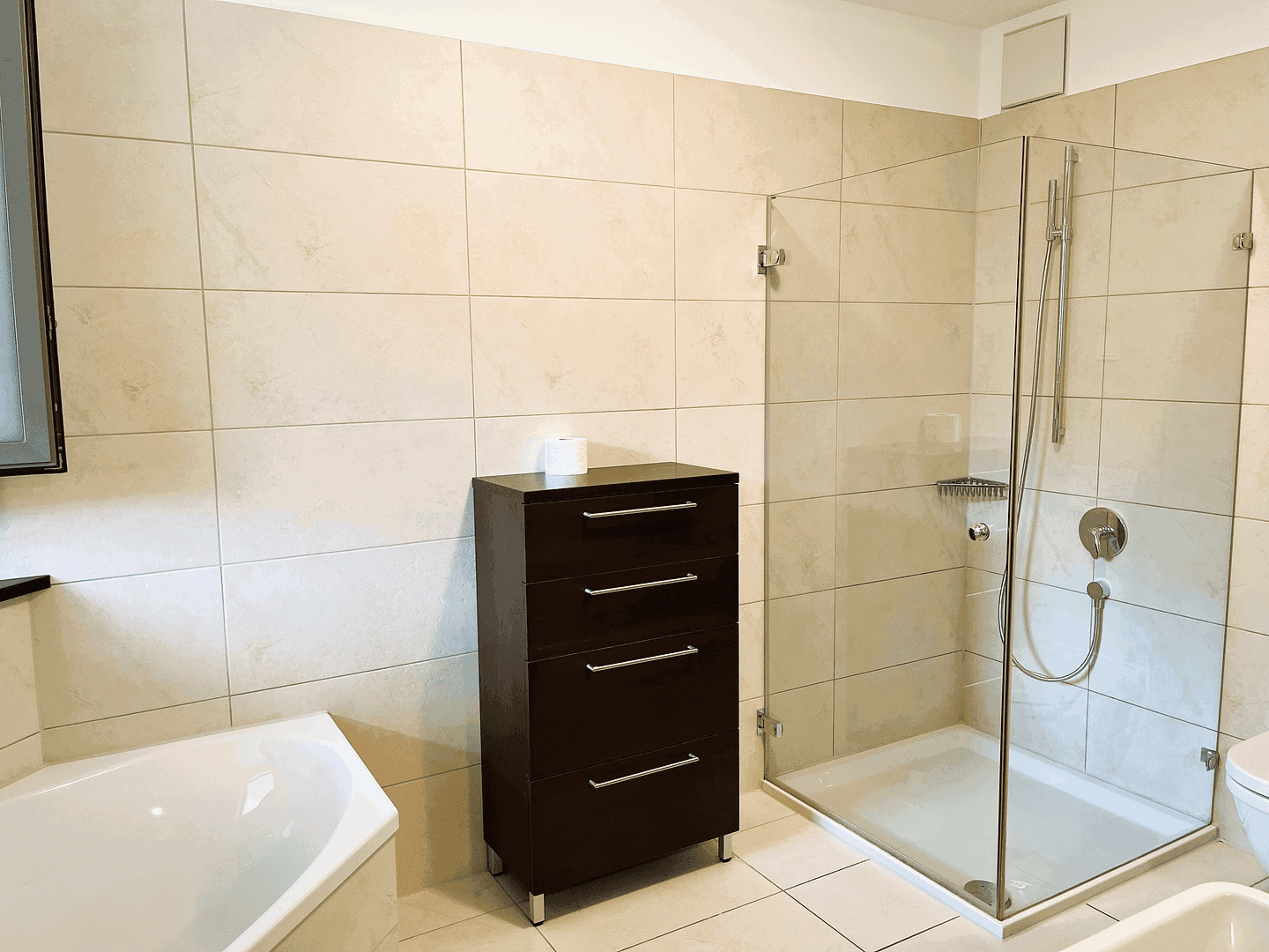 Pronájem bytu 4+1 166 m², Stuttgart, Bádensko-Württembersko Pronájem bytu 4+1 166 m², Stuttgart, Bádensko-Württembersko