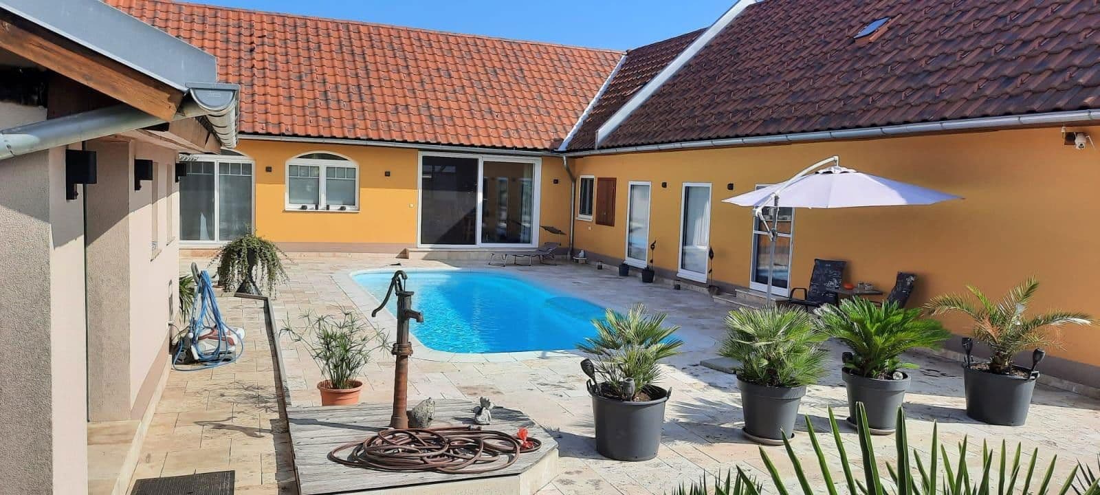 Prodej domu 245 m², pozemek 12.000 m², Kleinmürbisch 30, Kleinmürbisch, Hradsko Prodej domu 245 m², pozemek 12.000 m², Kleinmürbisch 30, Kleinmürbisch, Hradsko