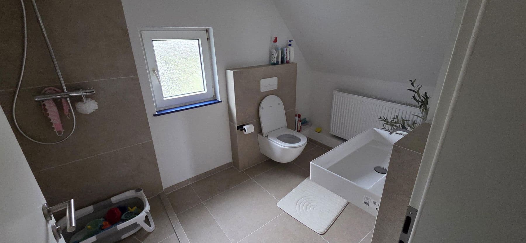 Pronájem domu 122 m², pozemek 649 m², Langstr. 7, Waldbrunn (Westerwald), Hessen Pronájem domu 122 m², pozemek 649 m², Langstr. 7, Waldbrunn (Westerwald), Hessen