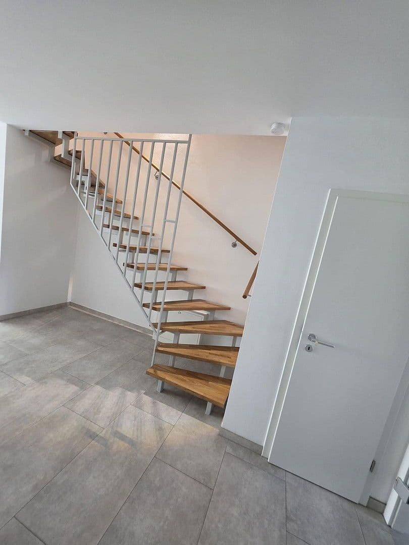 Prodej domu 139 m², pozemek 149 m², Laudenbach, Bádensko-Württembersko Prodej domu 139 m², pozemek 149 m², Laudenbach, Bádensko-Württembersko