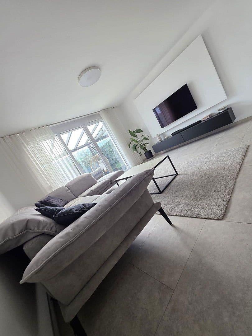 Prodej domu 139 m², pozemek 149 m², Laudenbach, Bádensko-Württembersko Prodej domu 139 m², pozemek 149 m², Laudenbach, Bádensko-Württembersko