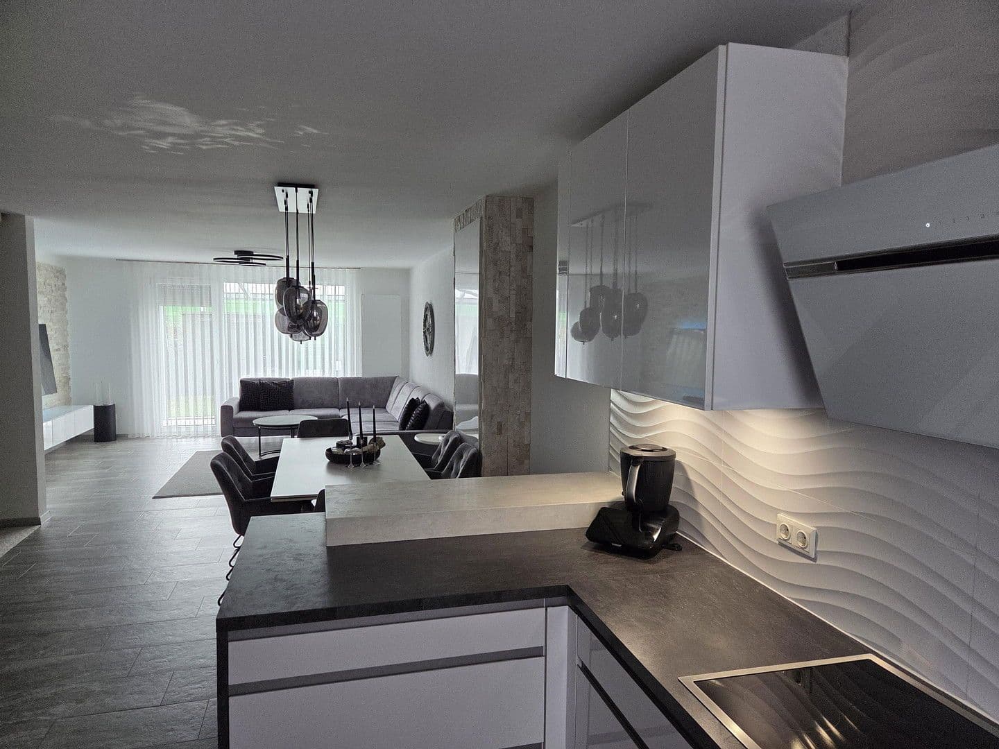 Prodej domu 141 m², pozemek 149 m², Laudenbach, Bádensko-Württembersko Prodej domu 141 m², pozemek 149 m², Laudenbach, Bádensko-Württembersko