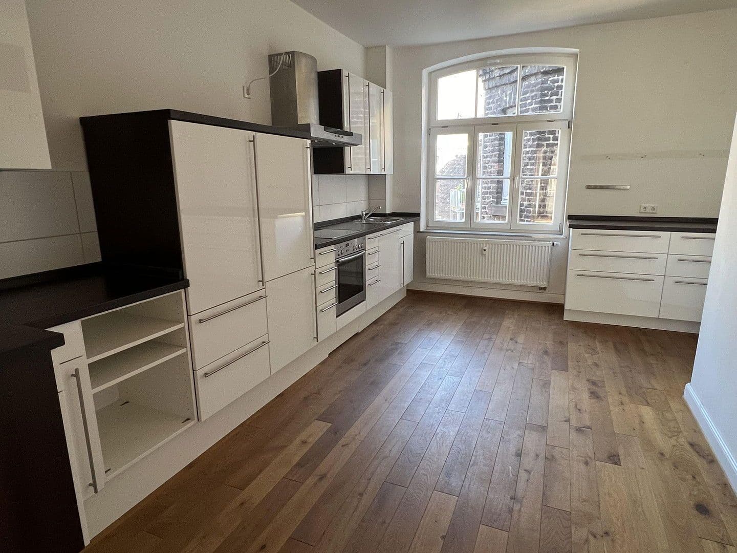 Prodej domu 480 m², pozemek 219 m², Trimbornstrasse 11, Köln, Severní Porýní-Vestfálsko Prodej domu 480 m², pozemek 219 m², Trimbornstrasse 11, Köln, Severní Porýní-Vestfálsko