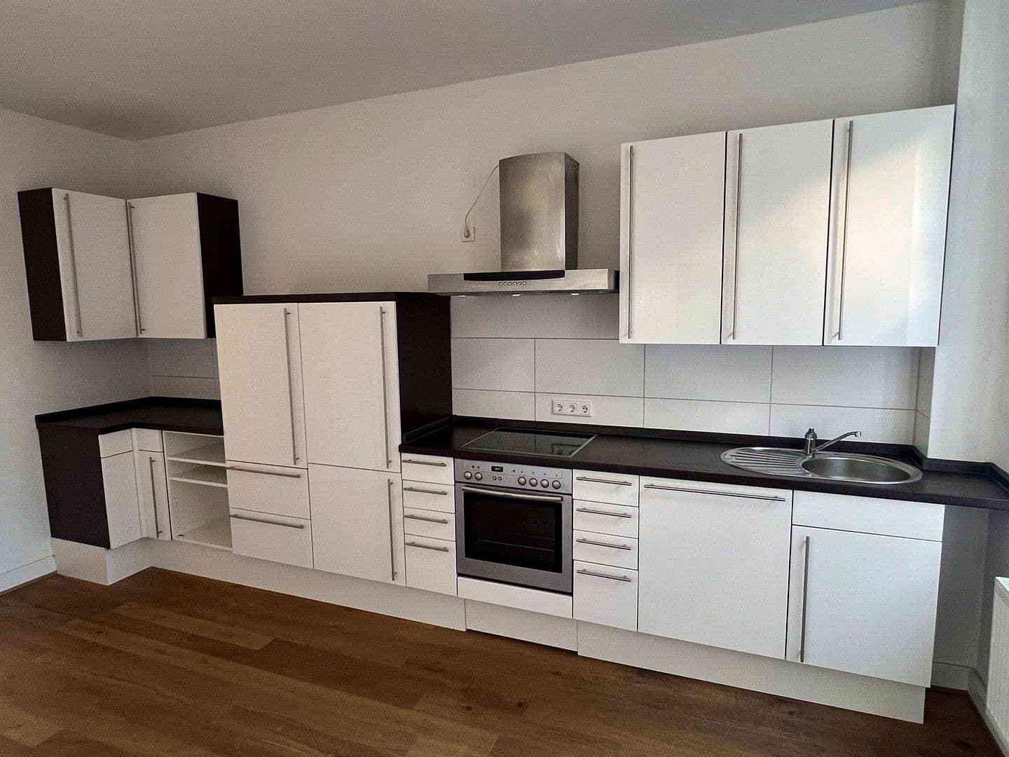 Prodej domu 480 m², pozemek 219 m², Trimbornstrasse 11, Köln, Severní Porýní-Vestfálsko Prodej domu 480 m², pozemek 219 m², Trimbornstrasse 11, Köln, Severní Porýní-Vestfálsko