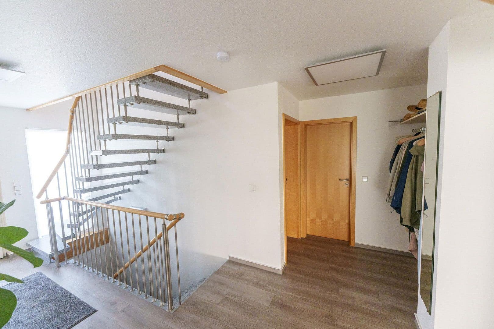 Pronájem domu 240 m², pozemek 700 m², Wächterstr. 25, Bad Friedrichshall, Bádensko-Württembersko Pronájem domu 240 m², pozemek 700 m², Wächterstr. 25, Bad Friedrichshall, Bádensko-Württembersko