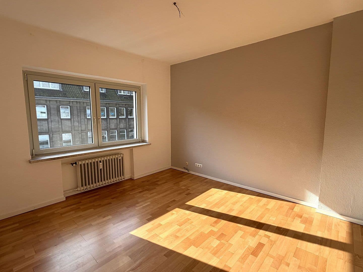 Pronájem bytu 4+1 110 m², Fuldastraße 21, Duisburg, Severní Porýní-Vestfálsko Pronájem bytu 4+1 110 m², Fuldastraße 21, Duisburg, Severní Porýní-Vestfálsko