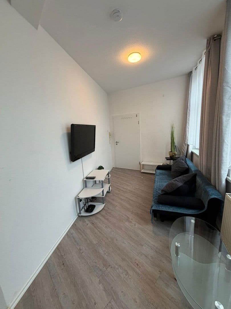 Pronájem bytu 1+1 40 m², Poststr.16, Meerane, Sasko Pronájem bytu 1+1 40 m², Poststr.16, Meerane, Sasko