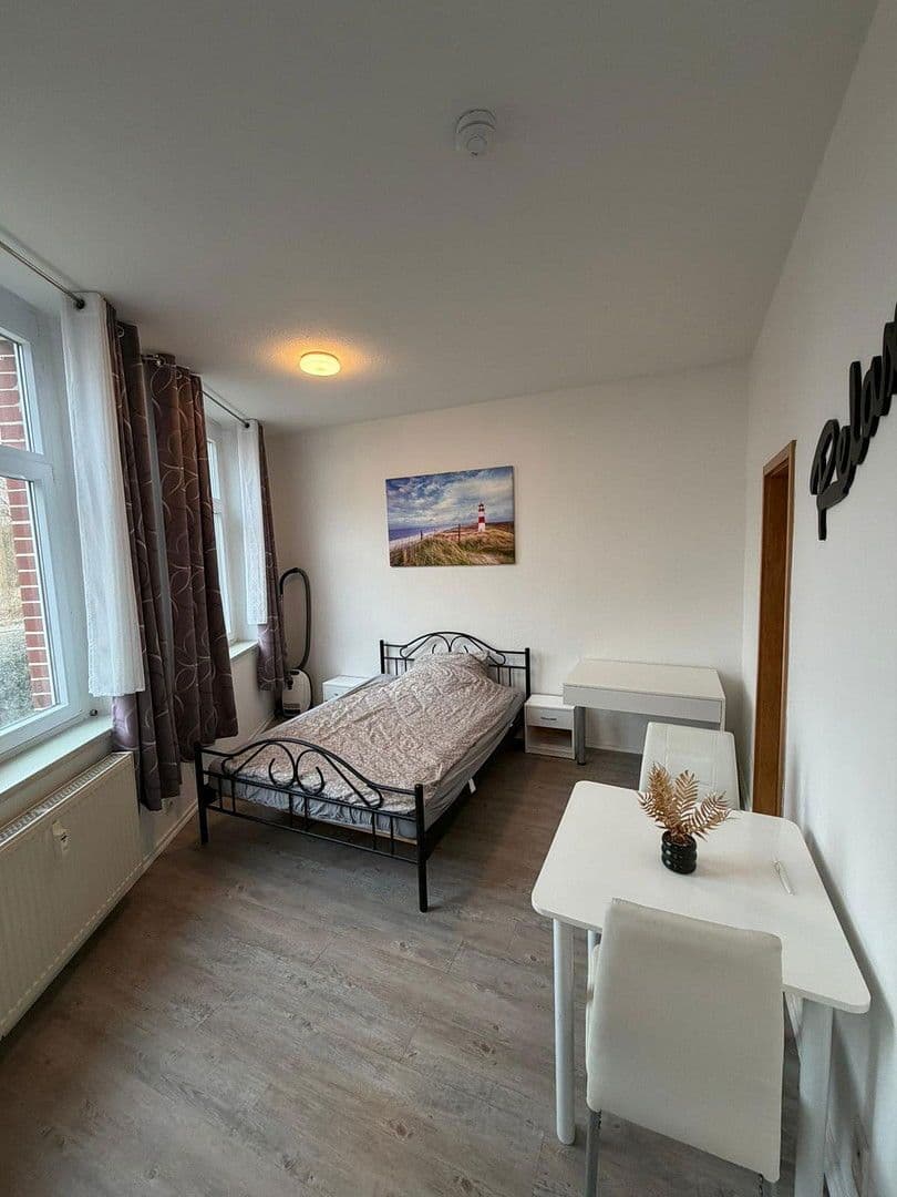 Pronájem bytu 1+1 40 m², Poststr.16, Meerane, Sasko Pronájem bytu 1+1 40 m², Poststr.16, Meerane, Sasko