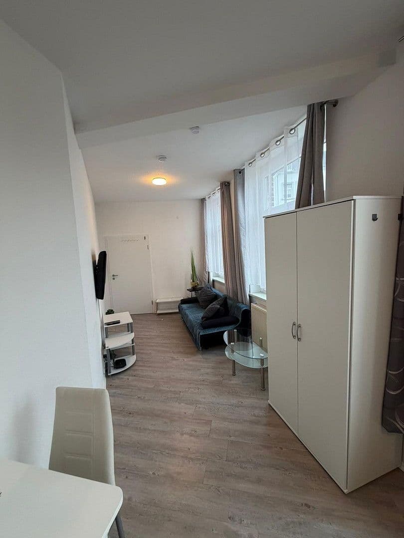 Pronájem bytu 1+1 40 m², Poststr.16, Meerane, Sasko Pronájem bytu 1+1 40 m², Poststr.16, Meerane, Sasko