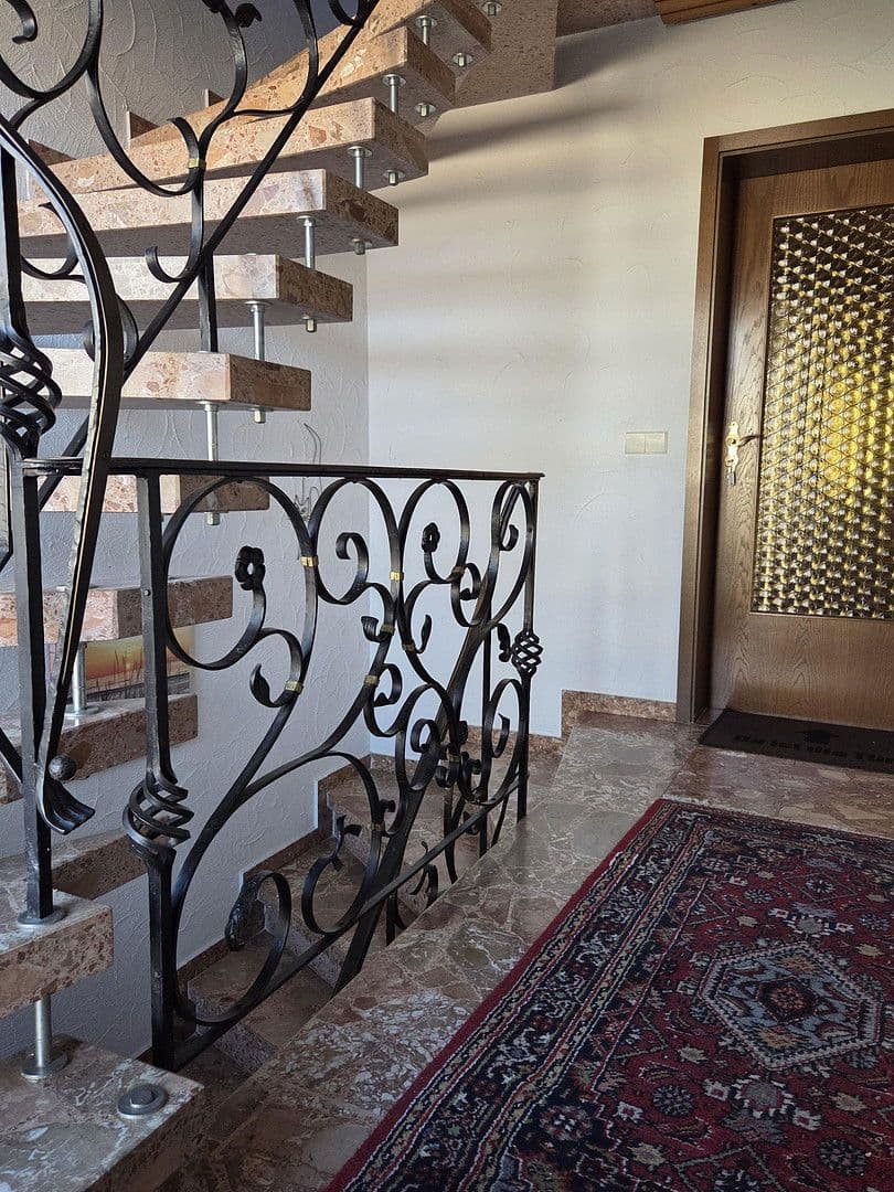 Prodej domu 209 m², pozemek 877 m², Böbingen an der Rems, Bádensko-Württembersko Prodej domu 209 m², pozemek 877 m², Böbingen an der Rems, Bádensko-Württembersko